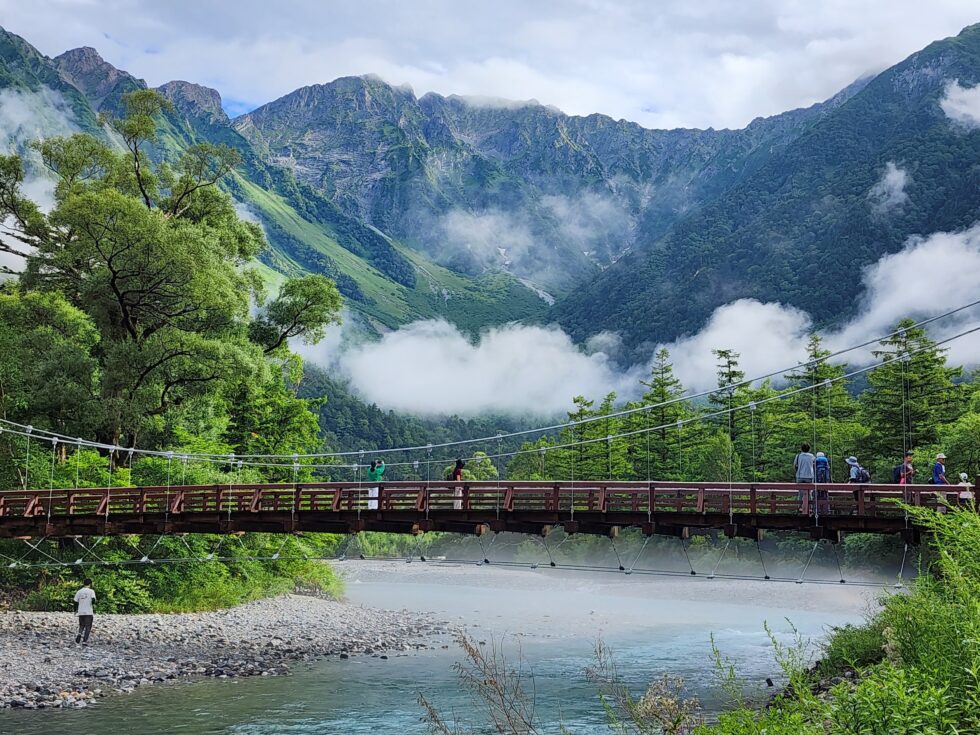 THE PARKLODGE上高地からすぐの河童橋と穂高連峰