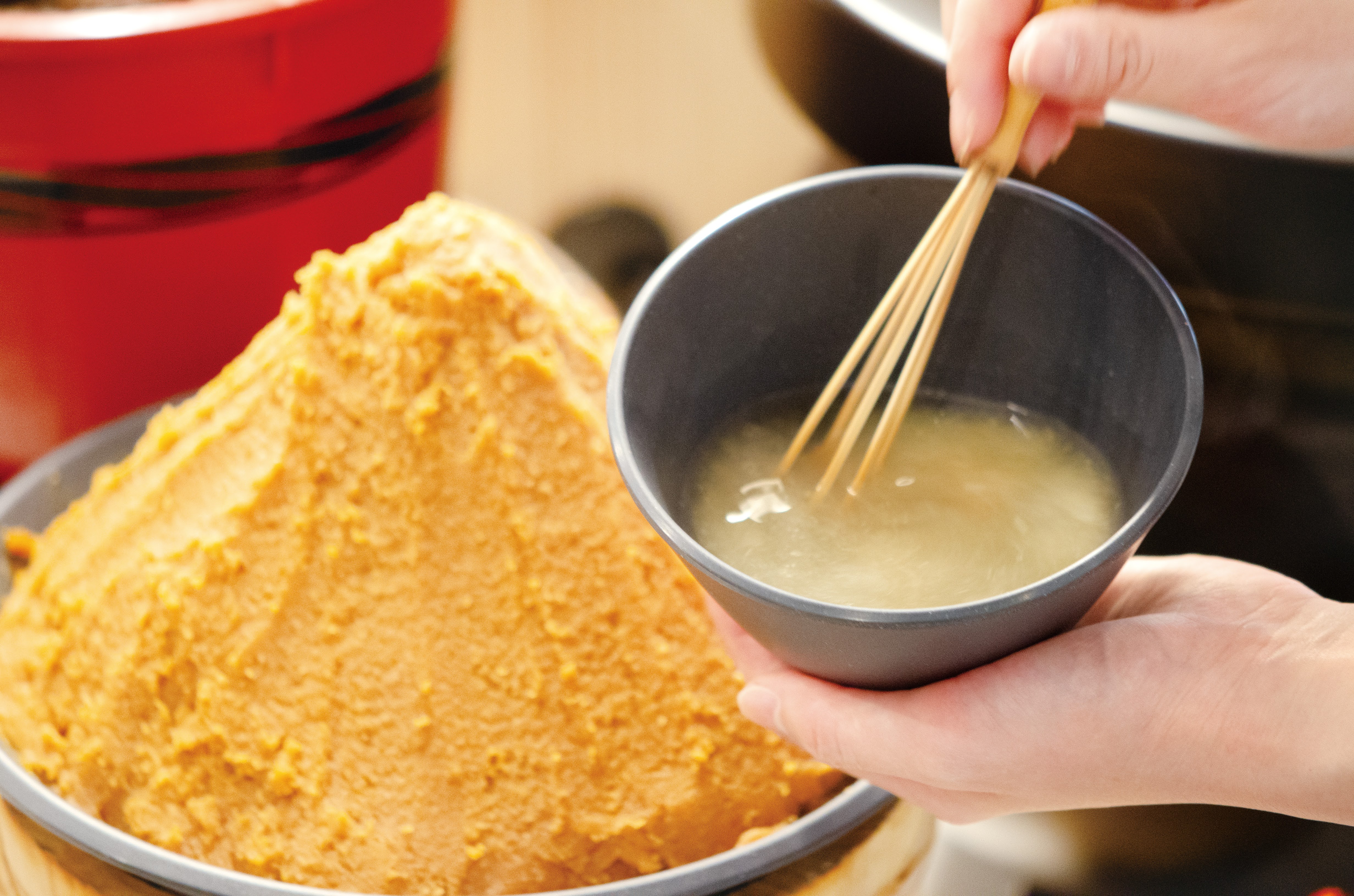 THE PARKLODGE上高地の朝食。自分だけのお味噌汁をお楽しみください。